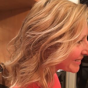 Meet your Posher, Elizabeth